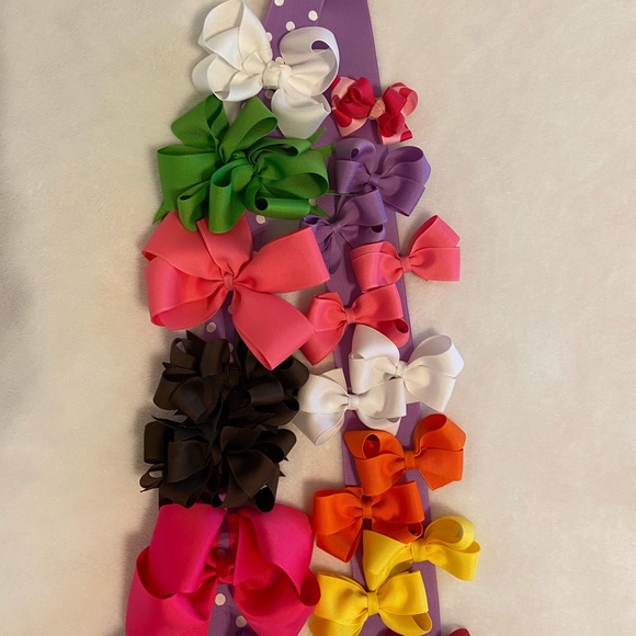 Variety of Hair Bows - Picture 3 of 6